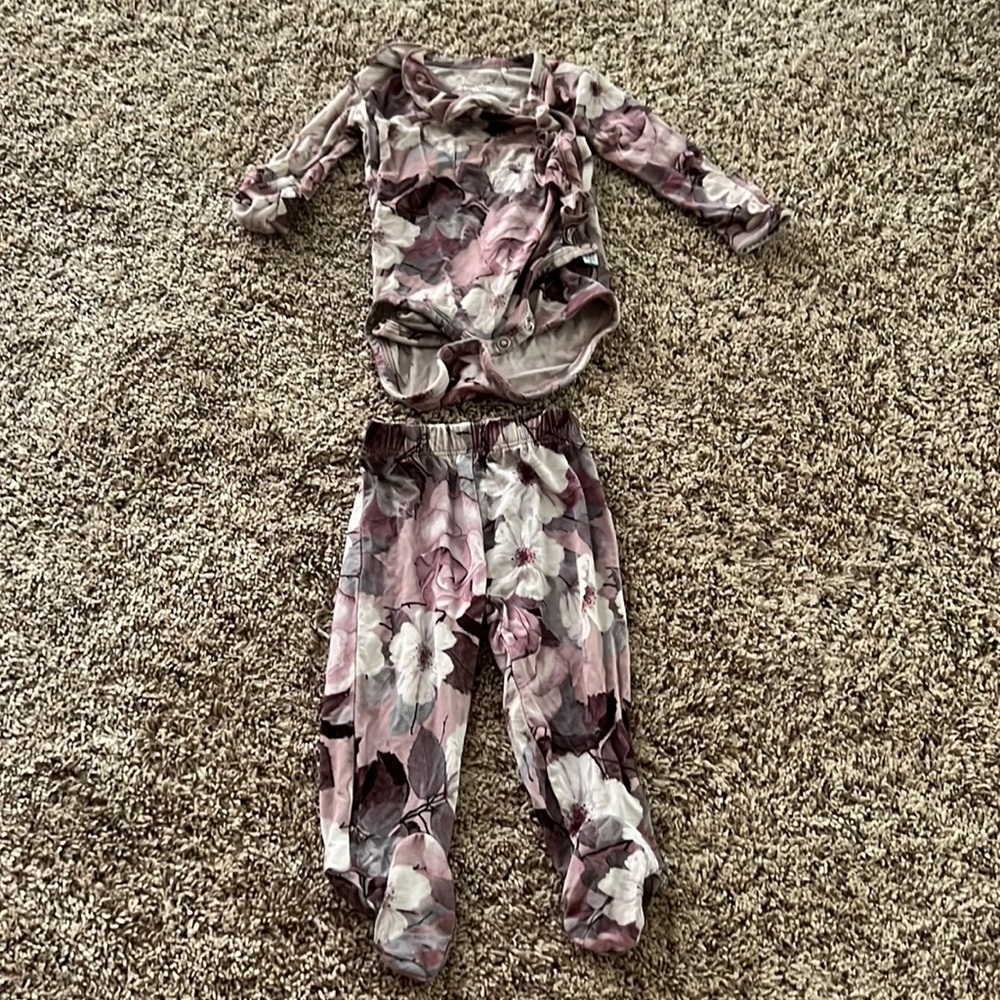 Posh peanut set purple floral with mitten covers on handle NWOT sz. 0-3 months